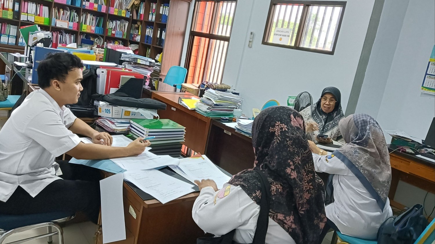 Monev Program Kesehatan Lingkungan dan Kesehatan Tradisional oleh Dinas Kesehatan Kota Cirebon di Puskesmas Kalitanjung