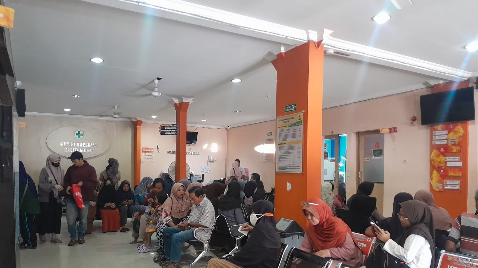 Pelayanan Puskesmas Kalitanjung pada Hari Sabtu Dipadati Pasien