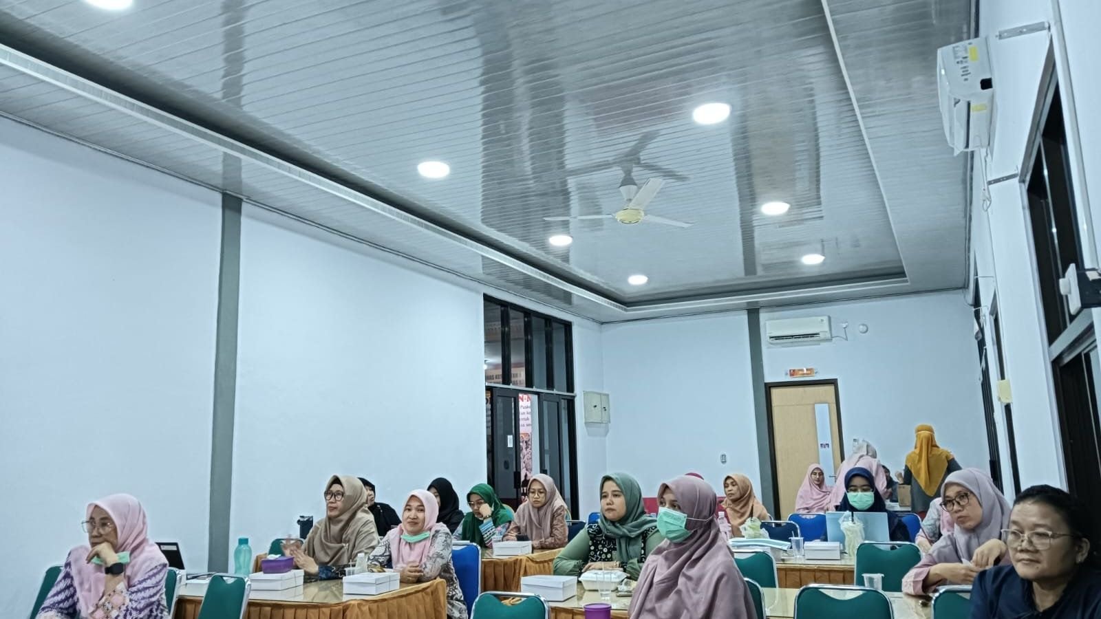 LOKMIN BULAN OKTOBER 2025 PUSKESMAS KALITANJUNG: PERKUAT SINERGI DAN EVALUASI PROGRAM KESEHATAN