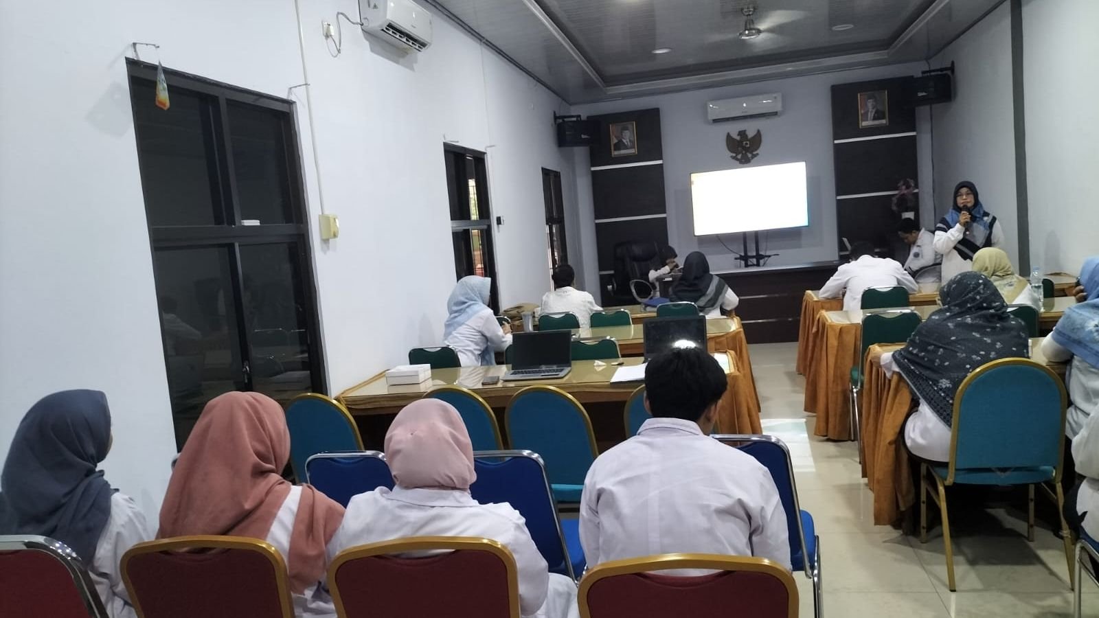 Lokakarya Mini (Lokmin) Capaian Bulan November 2025  Puskesmas Kalitanjung