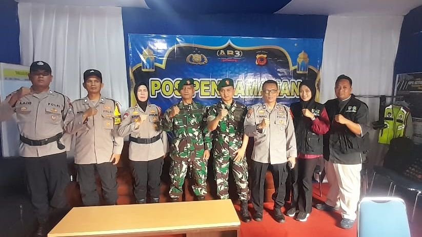 Petugas Puskesmas Kalitanjung Laksanakan Tugas Jaga Posko Kesehatan di Poskes III Terusan Pemuda